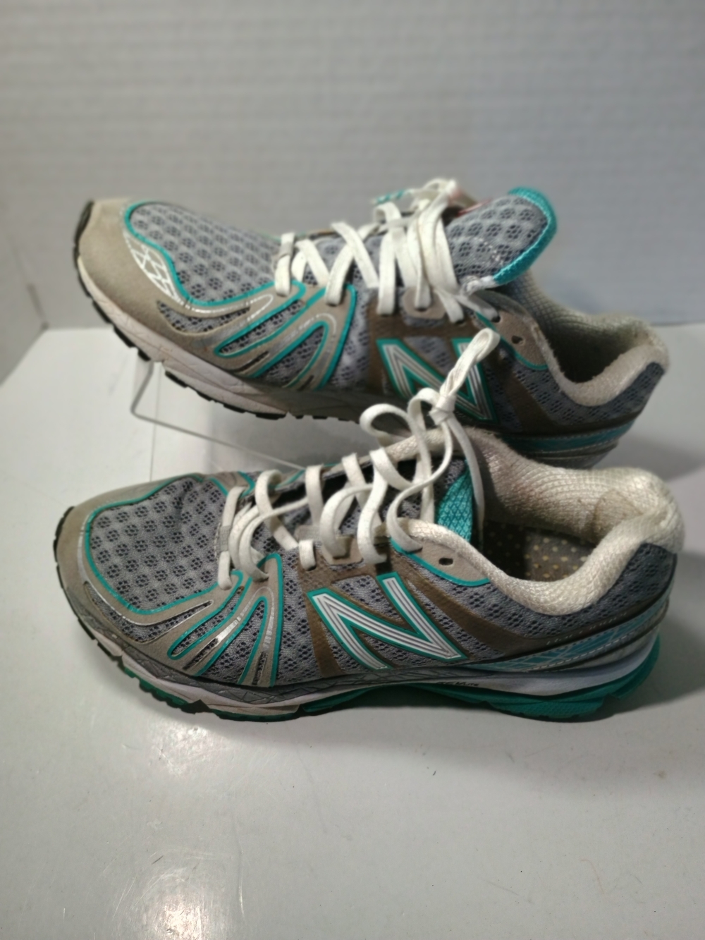 New Balance NB Womens Running Shoes Size 6.5 Sneakers 890V2 REVLITE Gray & Teal